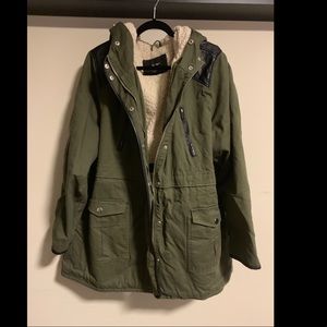 Plus Size army green jacket with fur lining